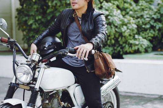 Comment choisir la sacoche de jambe moto parfaite
